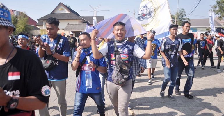 Dijatah 700 Tiket, Lebih Seribu Aremania Masuk Stadion Sumpah Pemuda