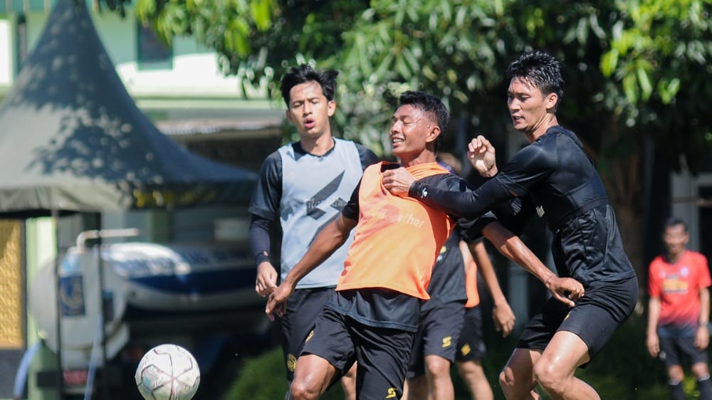 Bawa 22 Pemain, Arema FC Siap Tampil Maksimal di Kandang PSIS Semarang