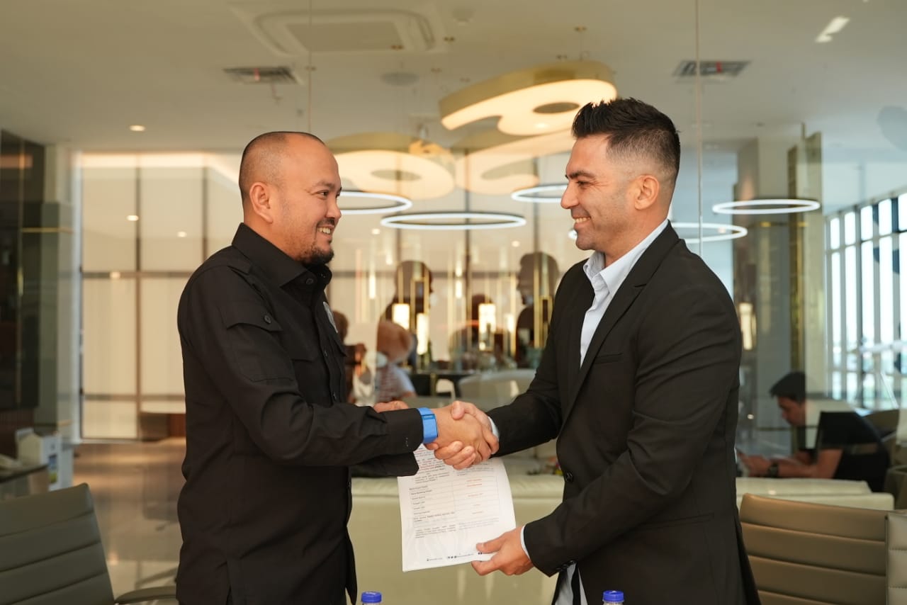 Arema FC Resmi Tunjuk Javier Roca Jadi Pelatih Kepala