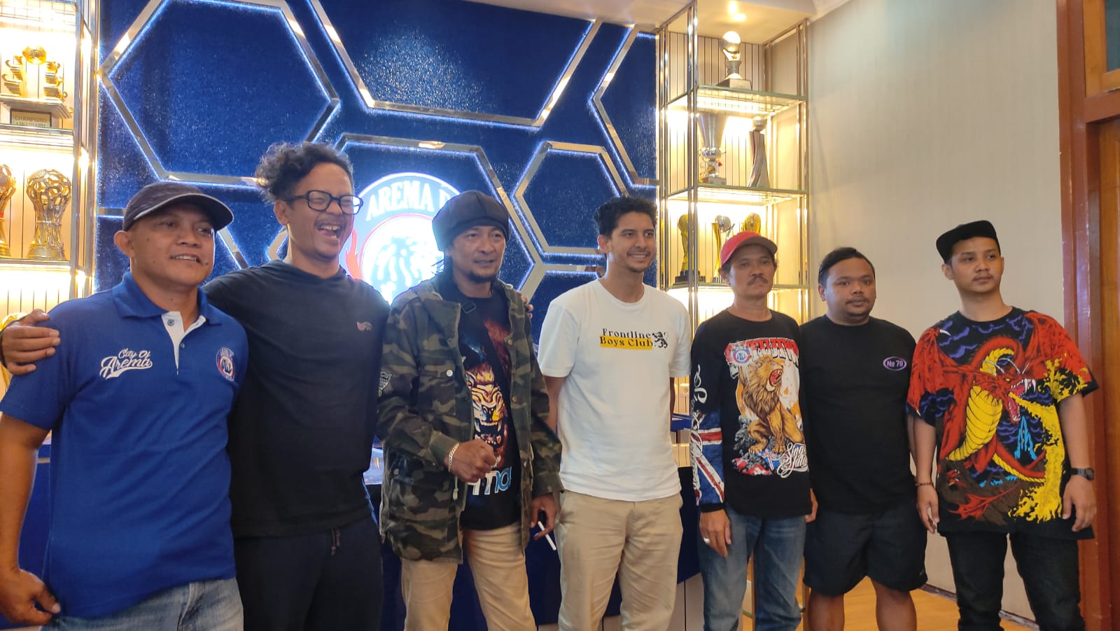 Tiba di Kandang Singa, Suporter Persib Nikmati Rawon Hingga Nostalgia Manis Bersama Aremania