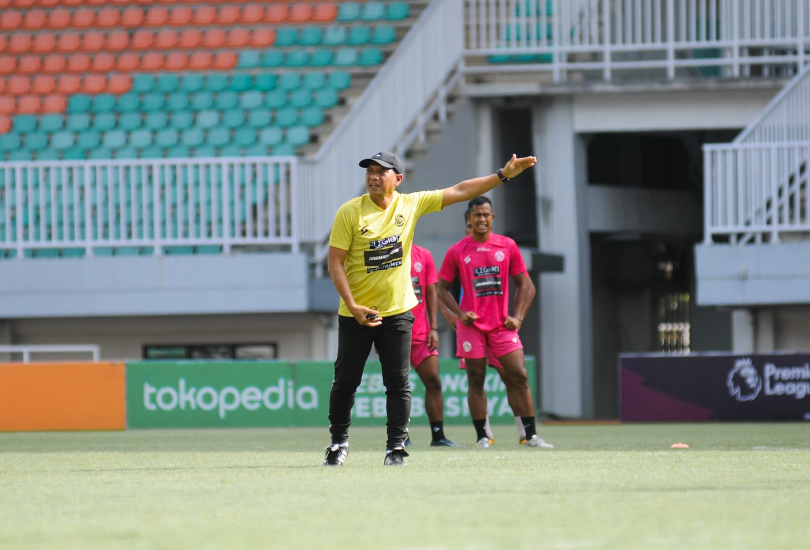 Arema FC  Daftarkan I Putu Gede Masuk  Jajaran Tim Pelatih 