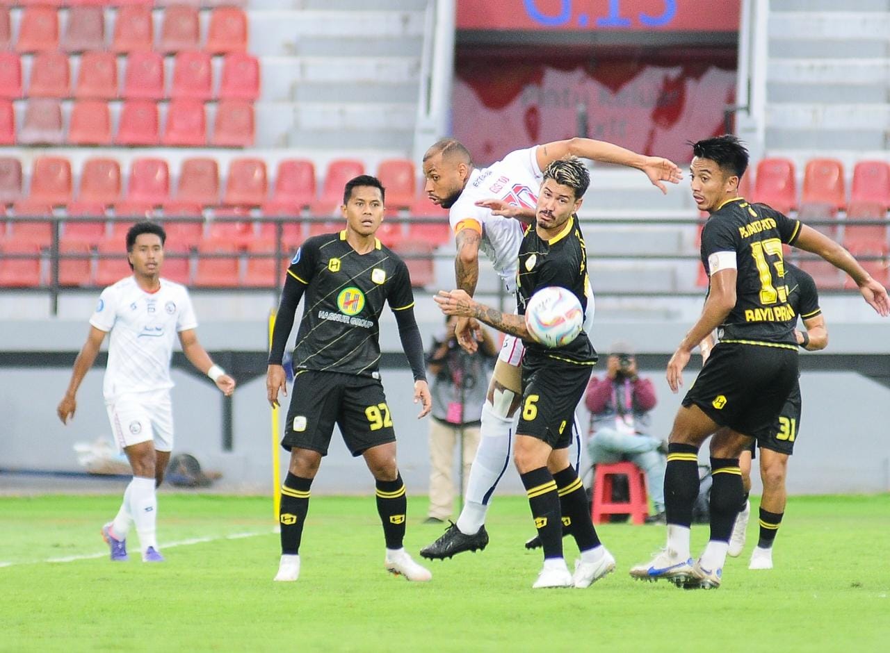 Arema FC Kalah 0-4  dari Barito Putera