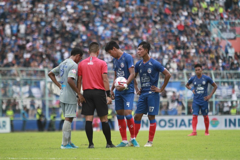 Dapatkan Sanksi 100 Juta, Arema FC Ingatkan Momen Instrospeksi 