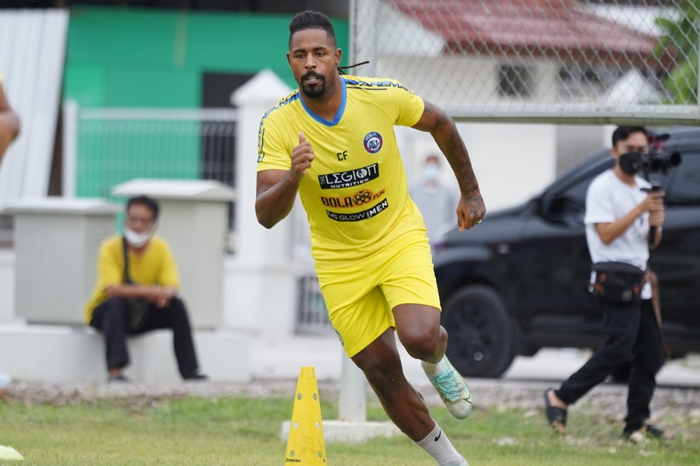 Urusan Keluarga, Carlos Fortes Izin Pulang ke Portugal