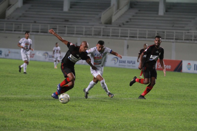 Arema FC Memaksa Persipura Bermain Imbang