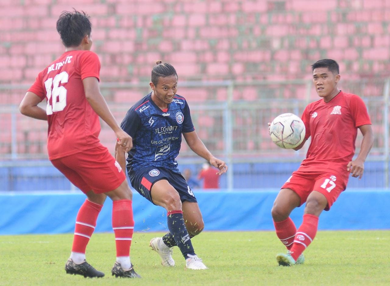 Arema FC Kalahkan Deltras Sidoarjo 2-1 di Laga Uji Coba