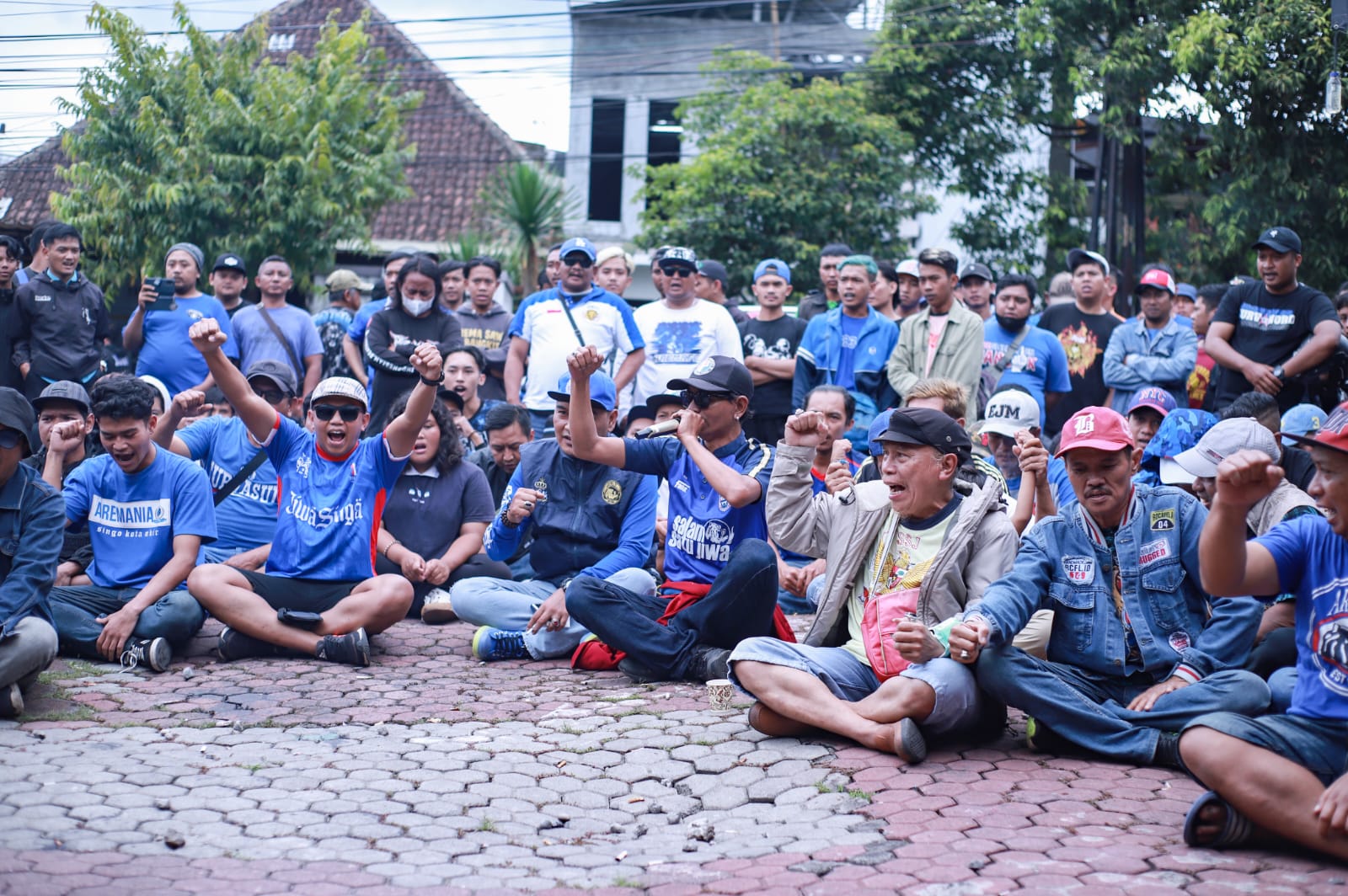 Terima Masukan Aremania, Arema FC Pertimbangkan  Tetap Eksis